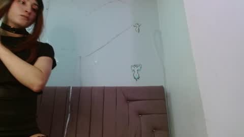 Snapshot of reiv_femboy chatting on June 19, 2026, 4:06 am reiv_femboy online show from June 19, 2026, 4:06 am
