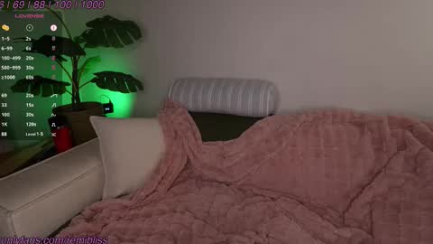 Remi online show from March 4, 2026, 1:55 am