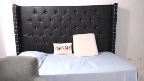 Renata Salinas online show from October 22, 2025, 8:52 pm