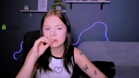 Snapshot of renata_sweety chatting on September 22, 2025, 1:24 pm renata_sweety online show from September 22, 2025, 1:24 pm