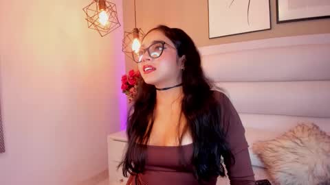 Renata Vale28 online show from February 23, 2026, 8:06 pm