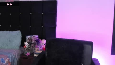 renatawilsom online show from May 16, 2026, 11:25 pm