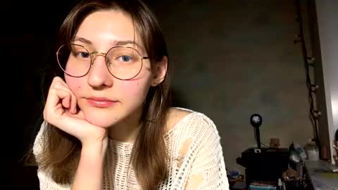 Mia online show from February 6, 2026, 6:44 pm