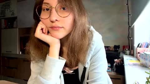 Mia online show from February 16, 2026, 9:49 am