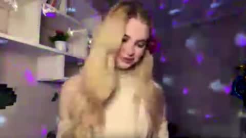 Kira online show from October 14, 2025, 3:13 pm