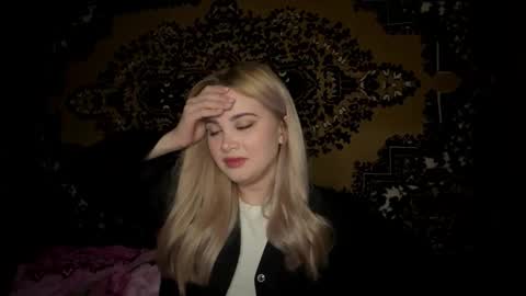 Kira online show from October 16, 2025, 7:26 pm