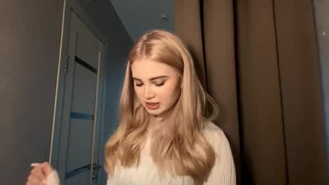 Kira online show from October 31, 2025, 10:05 am