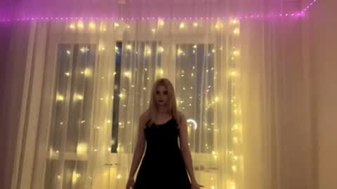 Kira online show from November 11, 2025, 12:05 pm