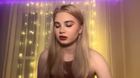 Kira online show from November 12, 2025, 12:05 pm