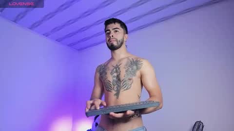 Snapshot of rendonass chatting on November 1, 2025, 12:18 pm rendonass online show from November 1, 2025, 12:18 pm