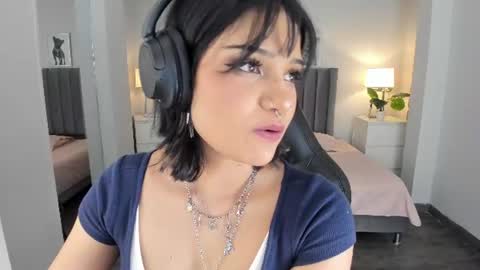 Snapshot of renee_shelby_ chatting on June 23, 2026, 9:57 pm Renee Shelby online show from June 23, 2026, 9:57 pm
