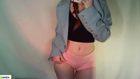 Renesme White Im here from Monday to Friday online show from May 14, 2026, 2:07 am
