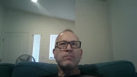 Snapshot of renewaz chatting on February 8, 2026, 8:12 pm Renewaz online show from February 8, 2026, 8:12 pm