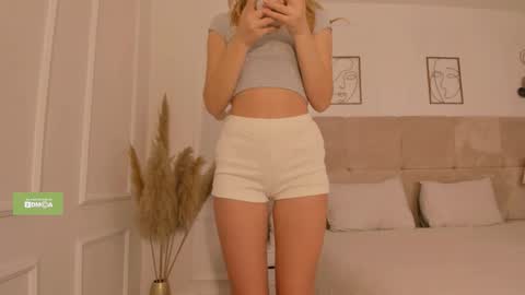 Snapshot of rennatha21 chatting on February 22, 2026, 10:14 am Rennatha online show from February 22, 2026, 10:14 am