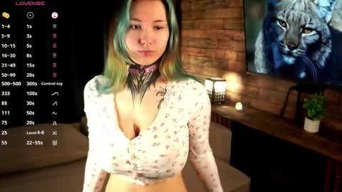 Ren online show from April 16, 2026, 3:51 am