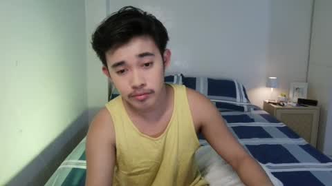 rnezamora online show from April 8, 2026, 9:59 pm