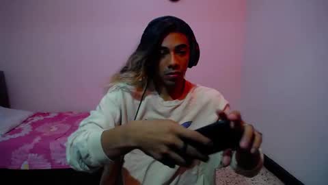 Snapshot of restrainged chatting on December 4, 2024, 2:42 am Rest online show from December 4, 2024, 2:42 am