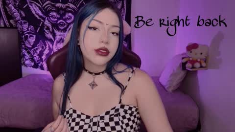 Snapshot of revenmiller_ chatting on October 11, 2025, 7:56 pm Reven online show from October 11, 2025, 7:56 pm