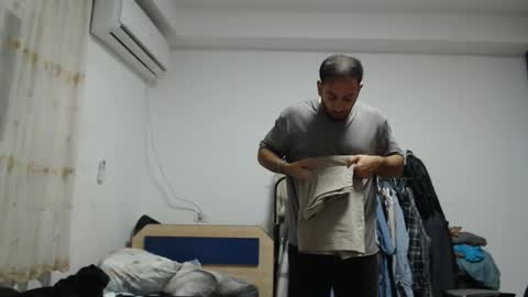 Chris online show from October 21, 2025, 3:13 pm