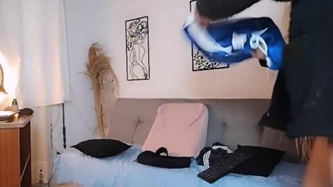 reymasterhot online show from November 21, 2025, 7:01 pm