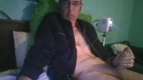 Snapshot of reyes_albert2006 chatting on December 16, 2024, 10:50 am reyes_albert2006 online show from December 16, 2024, 10:50 am