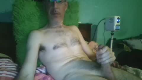 reyes_albert2006 online show from March 16, 2026, 4:11 pm