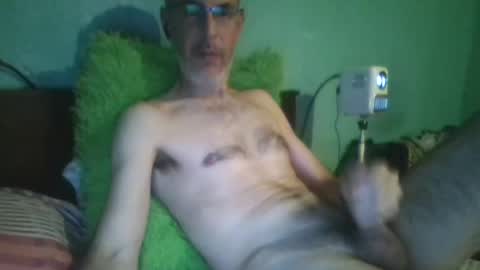 Snapshot of reyes_albert2006 chatting on May 2, 2026, 2:11 pm reyes_albert2006 online show from May 2, 2026, 2:11 pm