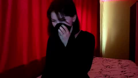 reylesex online show from May 17, 2026, 2:13 pm