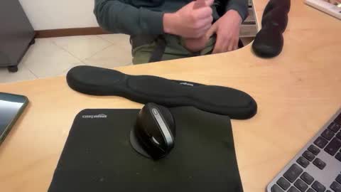 Snapshot of riccardofortis chatting on October 17, 2025, 4:42 pm riccardofortis online show from October 17, 2025, 4:42 pm