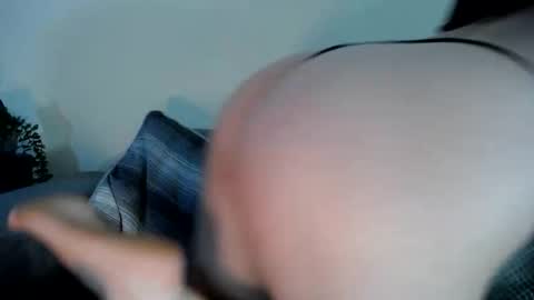 Snapshot of ricciolina___ chatting on April 30, 2026, 8:57 pm Tina online show from April 30, 2026, 8:57 pm