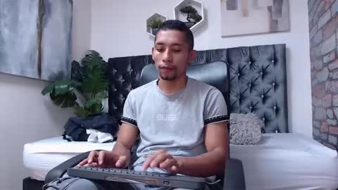 richar_voller online show from January 5, 2025, 12:21 pm