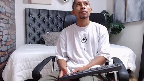 richar_voller online show from January 30, 2025, 11:33 am