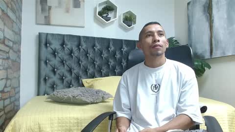 richar_voller online show from February 6, 2025, 11:21 am