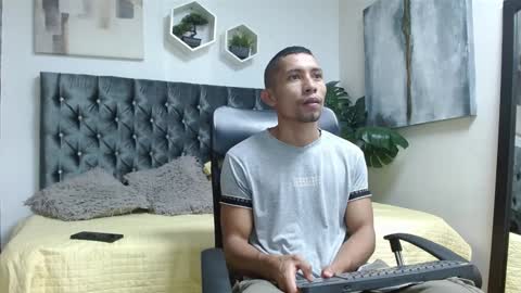 richar_voller online show from February 8, 2025, 11:12 am