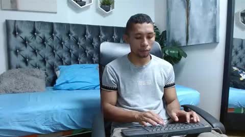 richar_voller online show from March 2, 2025, 12:43 pm