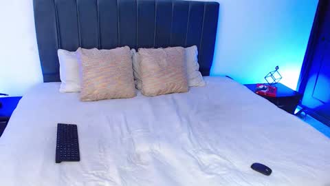 Snapshot of richard_carter_ chatting on March 1, 2025, 2:37 am Richard online show from March 1, 2025, 2:37 am