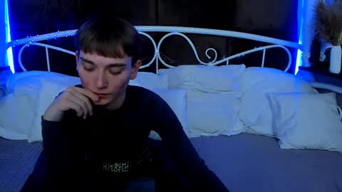 Snapshot of richard_holland chatting on April 14, 2026, 9:10 pm Richard online show from April 14, 2026, 9:10 pm