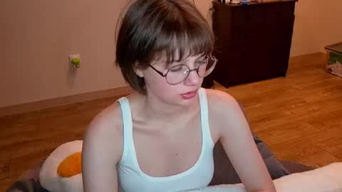 Luna online show from June 4, 2026, 6:47 pm