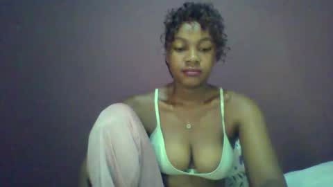 ricie001 online show from April 28, 2026, 12:43 pm