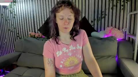Snapshot of ricki_bloom chatting on June 25, 2026, 9:25 am Ricki online show from June 25, 2026, 9:25 am