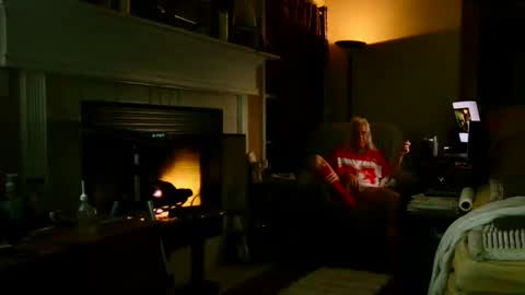 PINK HOLE TWINK online show from March 1, 2026, 4:25 am