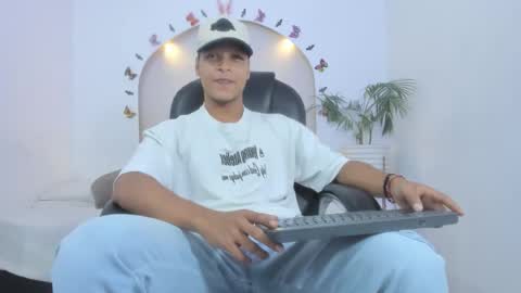 Snapshot of ricky_owens1 chatting on November 14, 2025, 9:02 pm Ricky online show from November 14, 2025, 9:02 pm