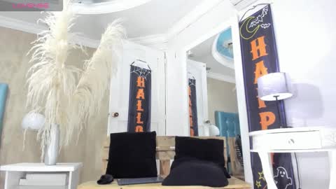 Snapshot of ricobrown777 chatting on October 19, 2025, 4:35 am RicoBrowm online show from October 19, 2025, 4:35 am