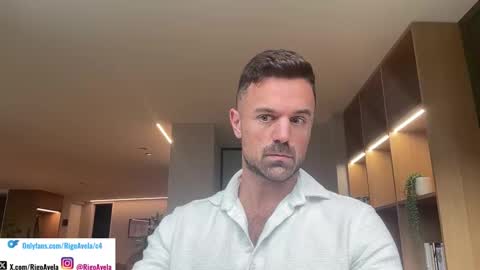 Snapshot of rigoavela chatting on February 15, 2026, 6:04 pm Rigo Avela online show from February 15, 2026, 6:04 pm