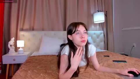 Snapshot of rihanna_walker chatting on September 15, 2025, 1:05 am rihanna_walker online show from September 15, 2025, 1:05 am