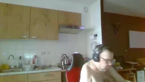 Snapshot of rikkerd55 chatting on November 23, 2025, 9:20 am rikkerd55 online show from November 23, 2025, 9:20 am