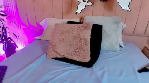 Snapshot of rileyallen01 chatting on October 29, 2025, 10:44 pm Rilley Allen online show from October 29, 2025, 10:44 pm