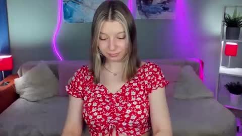 Snapshot of rinacake chatting on July 5, 2026, 11:17 am rinacake online show from July 5, 2026, 11:17 am