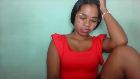 rinah856024 online show from May 17, 2026, 3:19 pm