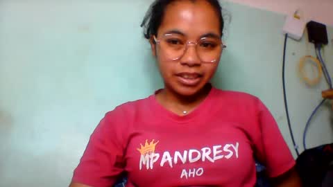 Snapshot of rinah856024 chatting on July 23, 2026, 3:32 pm rinah856024 online show from July 23, 2026, 3:32 pm